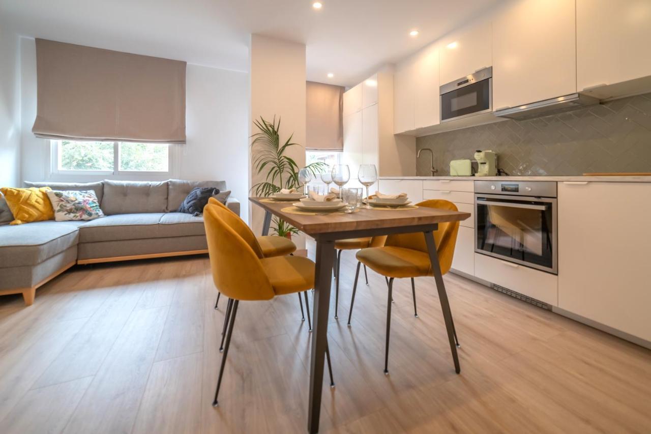 Soler Apartments ซานต์อาเตรียเดเบซอซ ภายนอก รูปภาพ