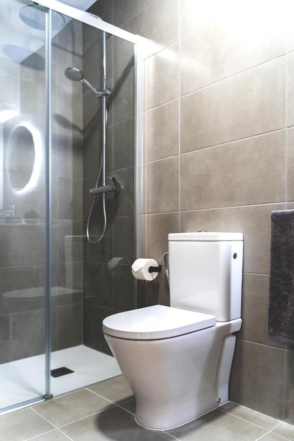 Soler Apartments ซานต์อาเตรียเดเบซอซ ภายนอก รูปภาพ