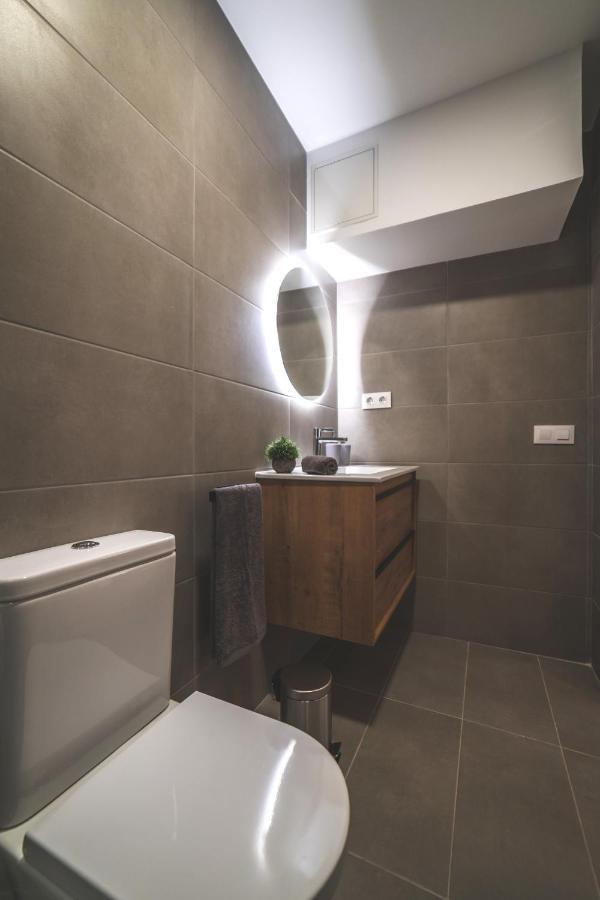 Soler Apartments ซานต์อาเตรียเดเบซอซ ภายนอก รูปภาพ