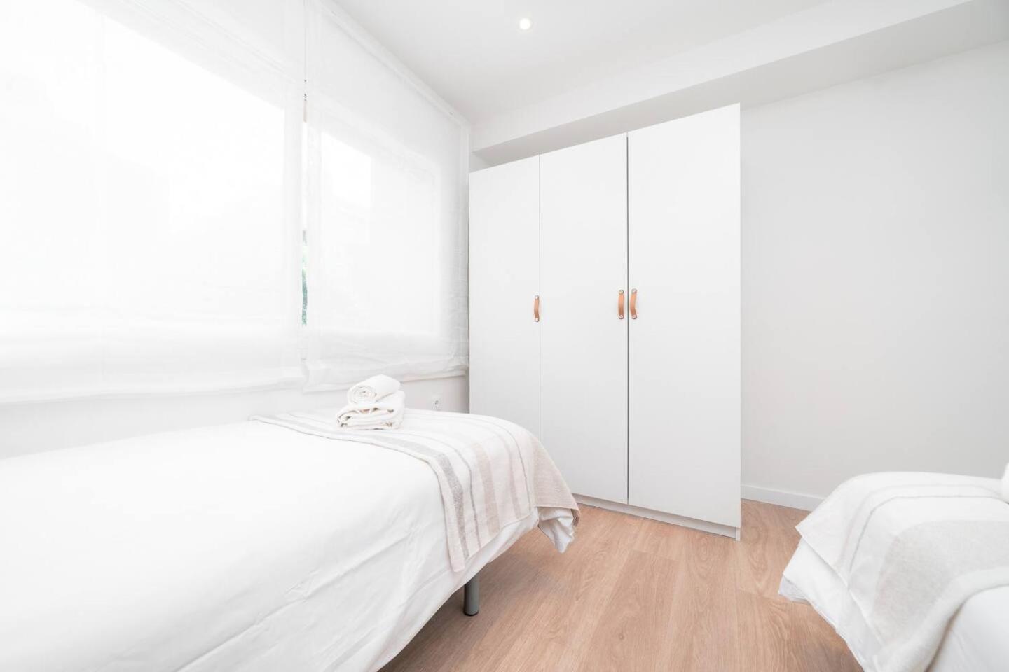 Soler Apartments ซานต์อาเตรียเดเบซอซ ภายนอก รูปภาพ
