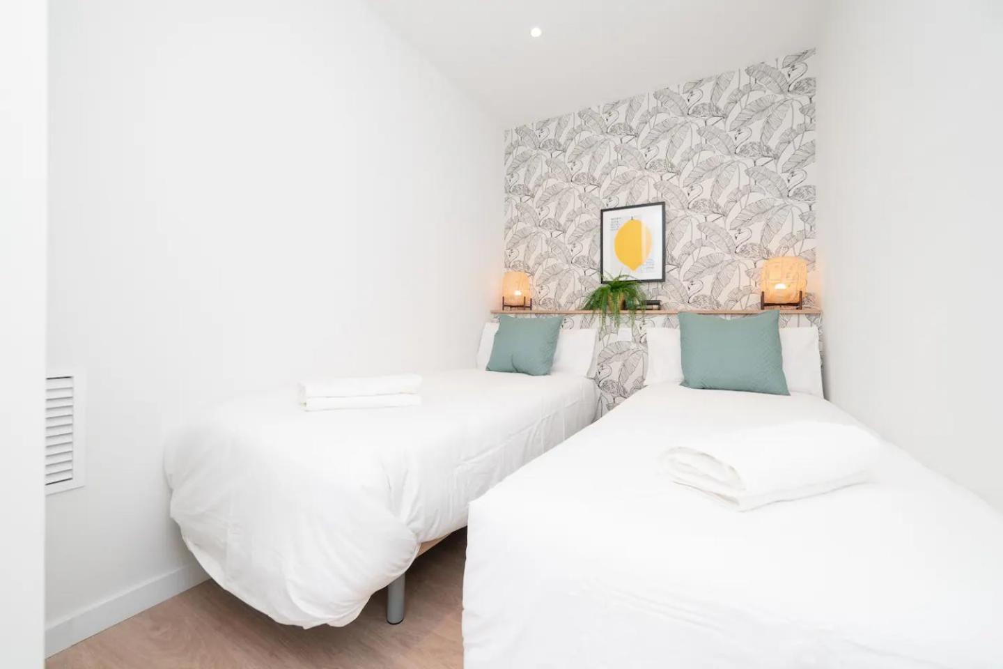 Soler Apartments ซานต์อาเตรียเดเบซอซ ภายนอก รูปภาพ